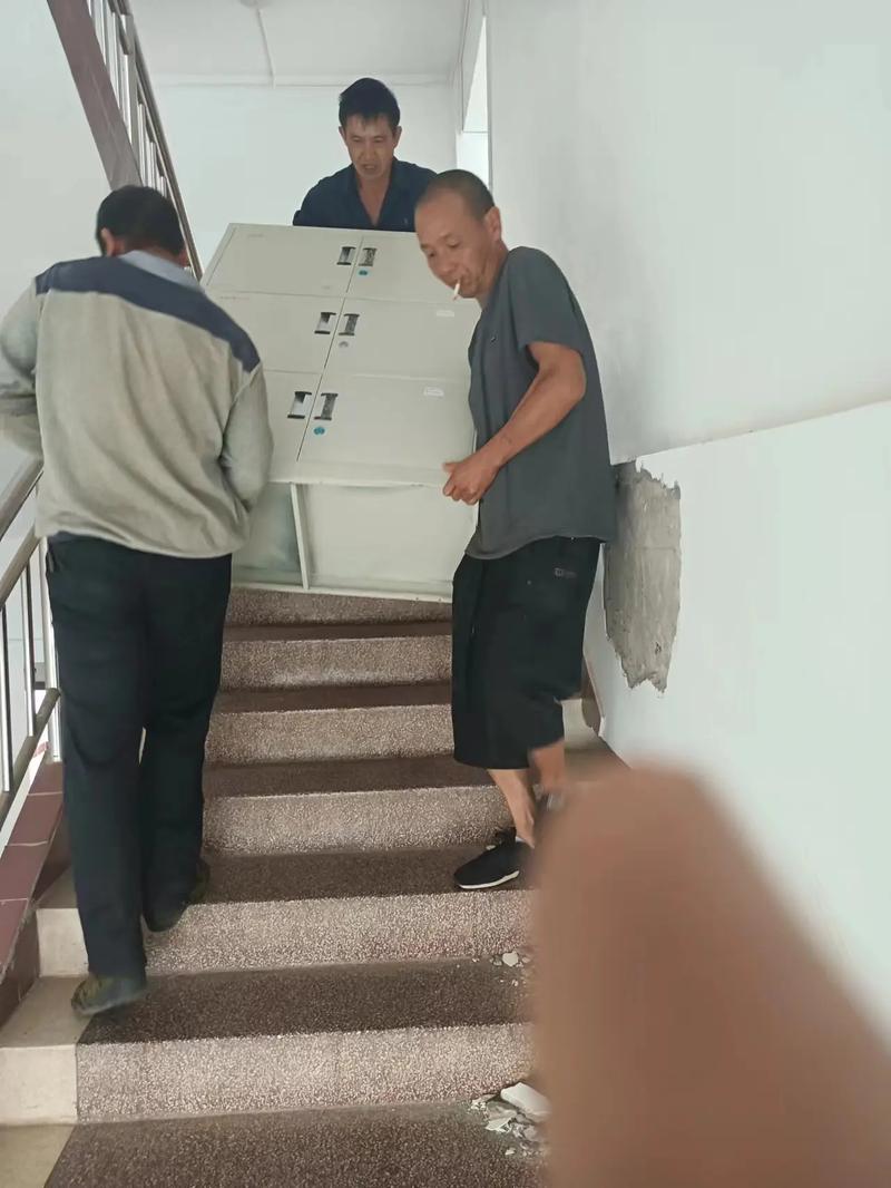如何轻松完成家具拆装？这些步骤让你不再头疼